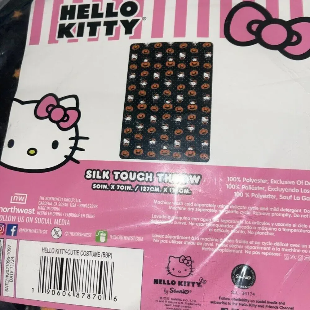 Hello Kitty Silk Touch Throw Blanket, 50